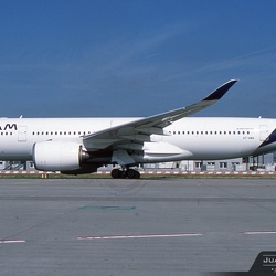 ► Qatar Airways (Qatar)