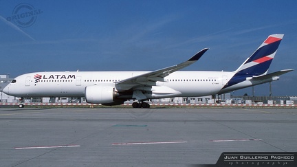 » Qatar Airways (Qatar) - LATAM Airlines | A7-AMA