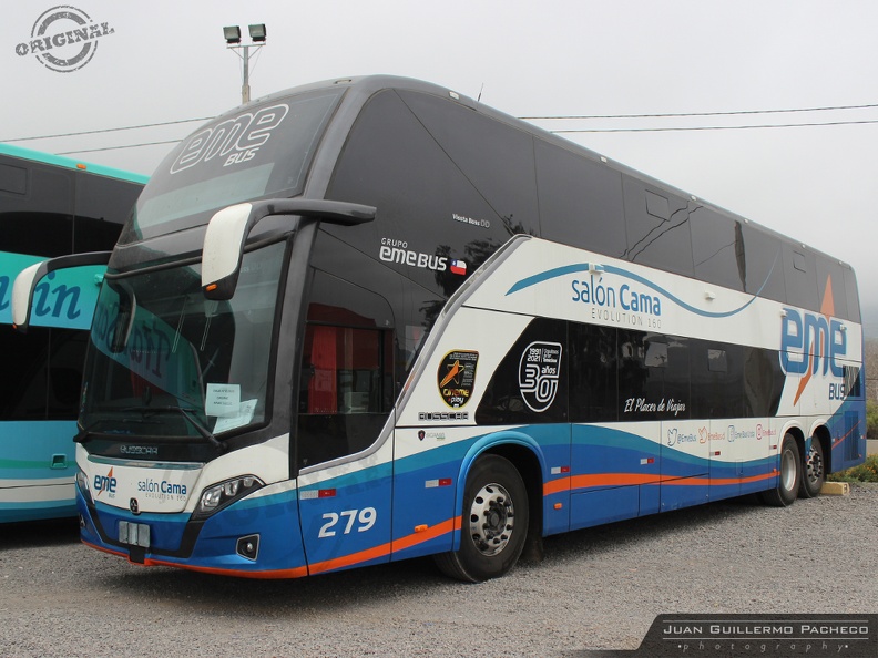 ► Busscar Vissta Buss DD
► Eme Bus (Chile) (Salon Cama) | N° 279
► Scania K440
► Placa Patente: SFZT40 (Chile)
► Los Andes (Chile)
► Foto: Juan Guillermo Pacheco S ®
► contacto@bibliotransportes.cl
► Instagram: https://www.instagram.com/bus_spotter_cl/
► YouTube: https://www.youtube.com/channel/UCQ-1QzteAYwGR7gShzzeenQ 0223.jpg