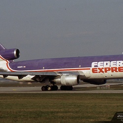 ► McDonnell Douglas MD-10